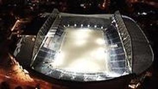 האורות באצטדיון בלומפילד