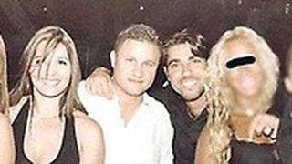 בן סוטחי לצד ברון הסמים לה ברבי