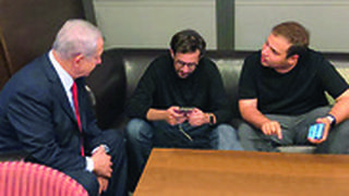 טופז לוק ויונתן אוריך עם בנימין נתניהו