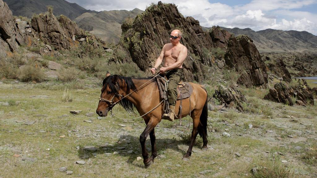  Putin on a horse during hunting trip