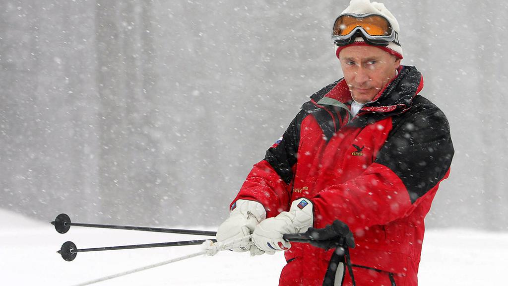  Putin goes skiing 