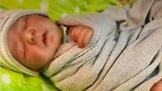 ארה"ב ג'פרי וקייסי לאנג זייפו הולדת תינוק ומוות שלו בשביל מתנות