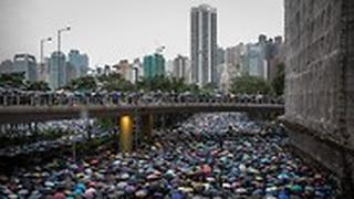 מאות אלפים הציפו את רחובות הונג קונג