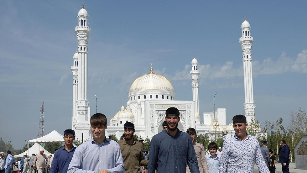 צ'צ'ניה חנכה את ה מסגד הגדול ב אירופה