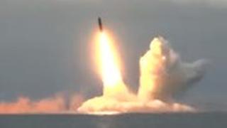 רוסיה ניסוי טילים בליסטיים ים ברנץ צוללת