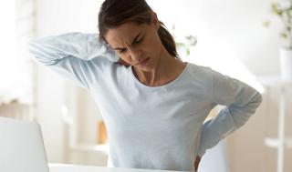 כאבים מסכים כאבי גב פרקים שימוש ממושך