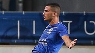 ליאל עבדה (מימין) חוגג