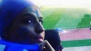 טהרן איראן מתה אוהדת ה כדורגל הנערה הכחולה 