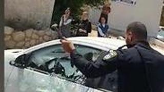 פעוט ילד נעל את עצמו נעול ברכב אוטו רכב ב אופקים חולץ משטרה משטרת ישראל