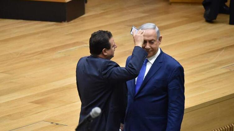 איימן עודה ו בנימין נתניהו מליאת הכנסת בחירות 2019 הצבעה על חוק המצלמות