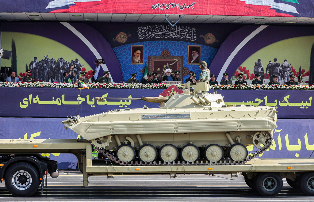 טהרן מצעד צבאי איראן הנשיא חסן רוחאני