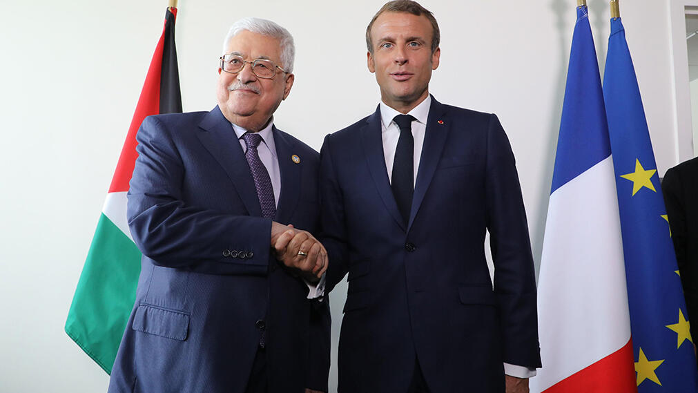 נשיא צרפת עמנואל מקרון עם אבו מאזן