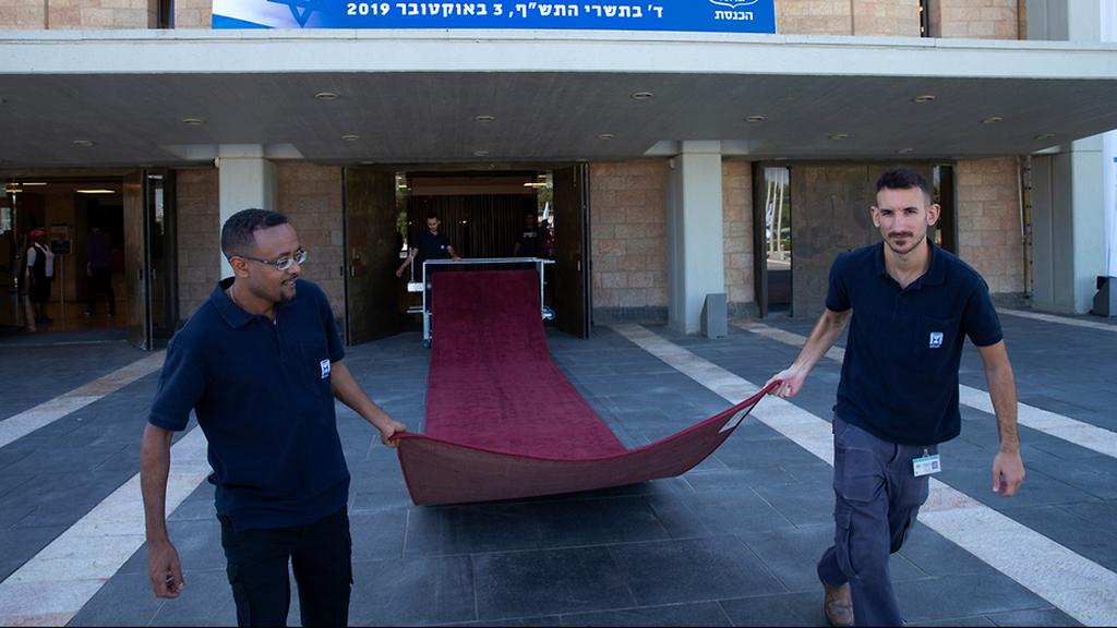 Кнессет готовится к церемонии присяги. Фото: Амир Шааби, архив הכנות לקראת השבעה הכנסת ה- 22