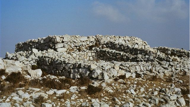 מזבח הר עיבל 
