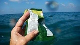 פסולת פלסטיק שהגיעה לחופי ישראל