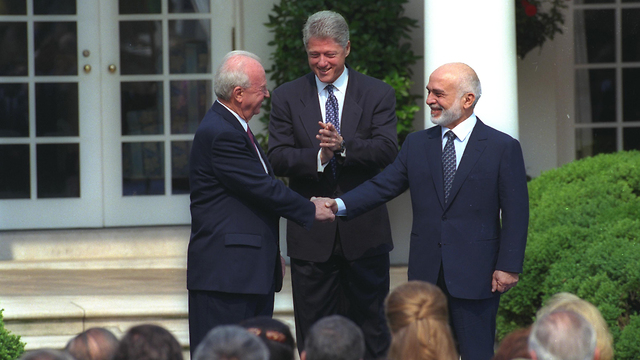  Подписание соглашения с Иорданией: Рабин, Клинтон и король Хуссейн 