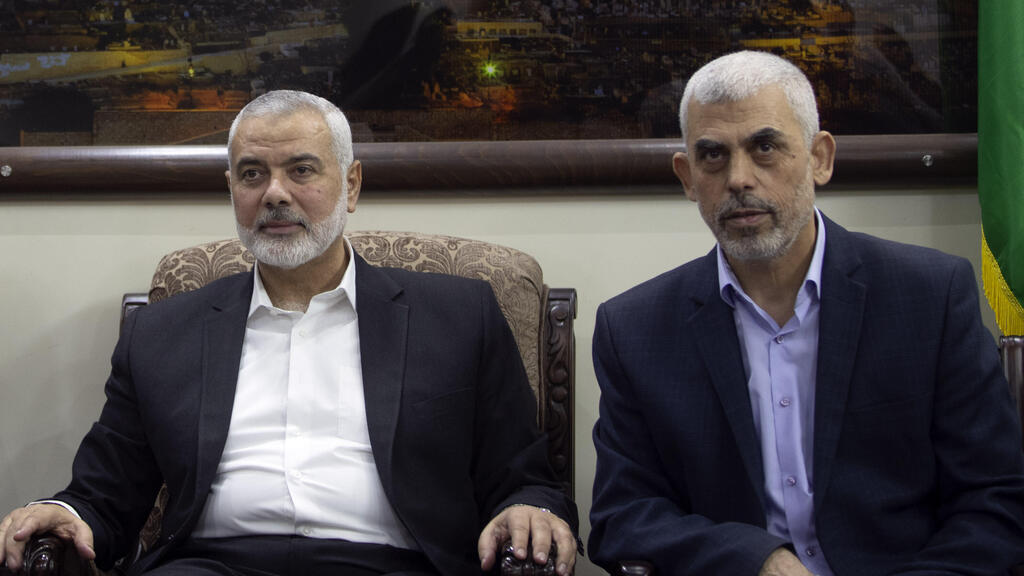 Head of Palestinian Election Comittee meets Ismail Haniyeh and Yahya Sinwar
