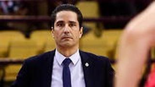 יאניס ספרופולוס על הקווים