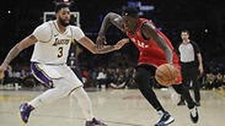 פסקל סיאקם מתגבר על אנתוני דייויס