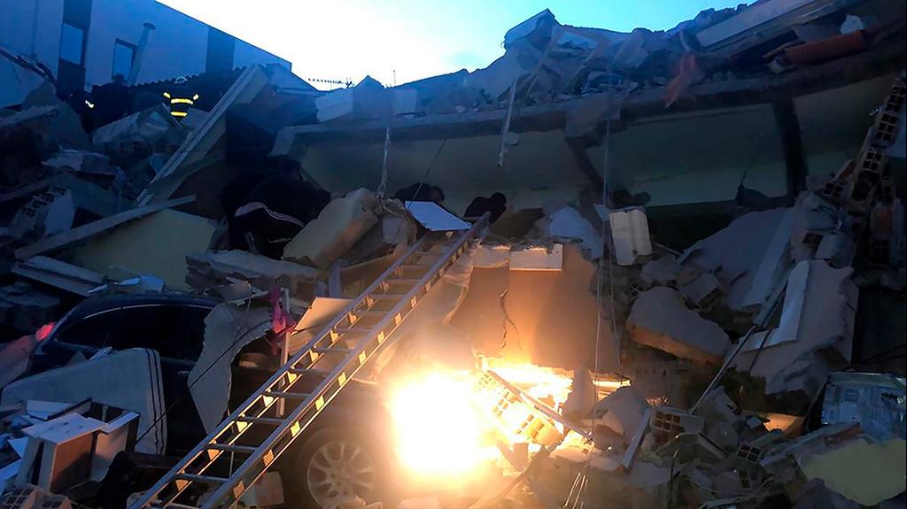 אלבניה רעידת אדמה רעש אדמה הרוגים פצועים 