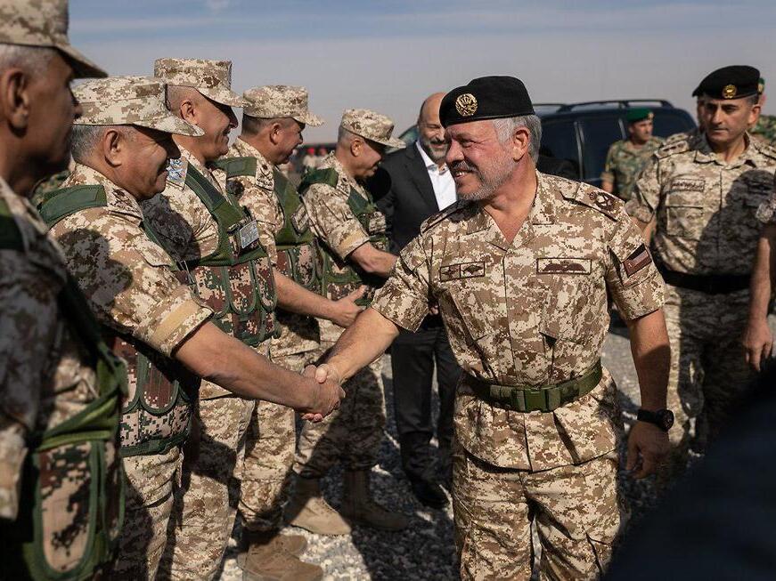 Король Абдалла II на войсковых учениях 