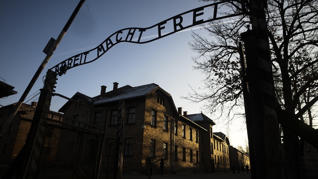 The infamous gate to the Auschwitz death camp in Poland (צילום: AP) The infamous gate to the Auschwitz death camp in Poland