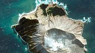 הר געש האי הלבן ניו זילנד תמונת לוויין לפני 