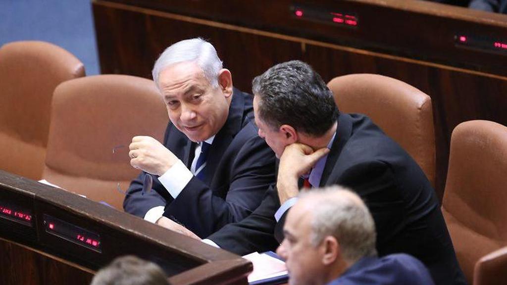 הצבעת החוק בקריאה שניה ושלישית לפיזור הכנסת והקדמת תאריך הבחירות השלישיות