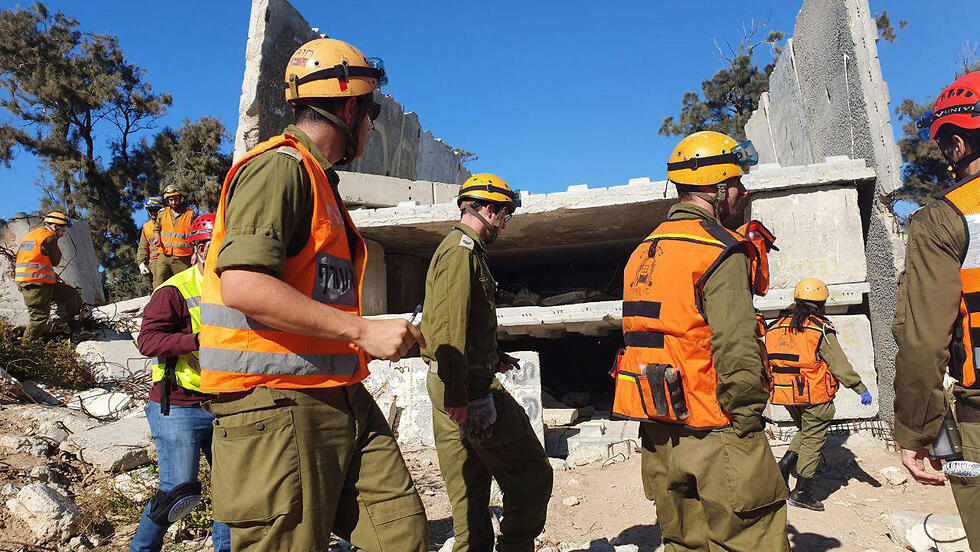 הכשרה של משמר הכנסת בחילוץ פצועים מתוך הריסות במקרה של רעידת אדמה או פגיעת טיל בכנסת