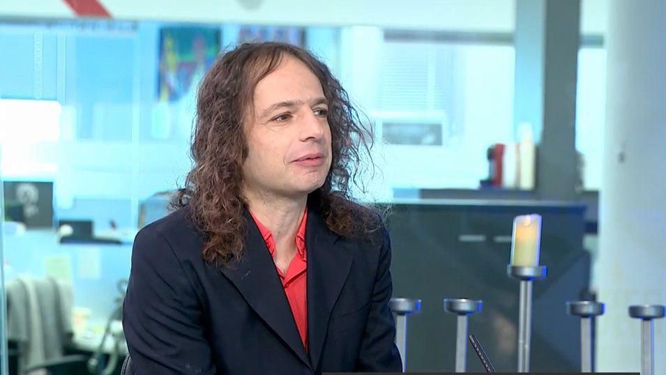 Амир Хецрони (Фото: студия Ynet) אמיר חצרוני