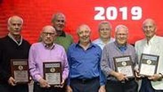 : מרכז הפועל העניק לוותיקי הספורט את העיטור "לאיש כפועלו"‬