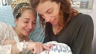 הפונדקאית וההורים