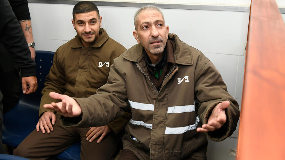 הקראת כתב האישום לחמשת רוצחי רנה שנרב במחנה עופר