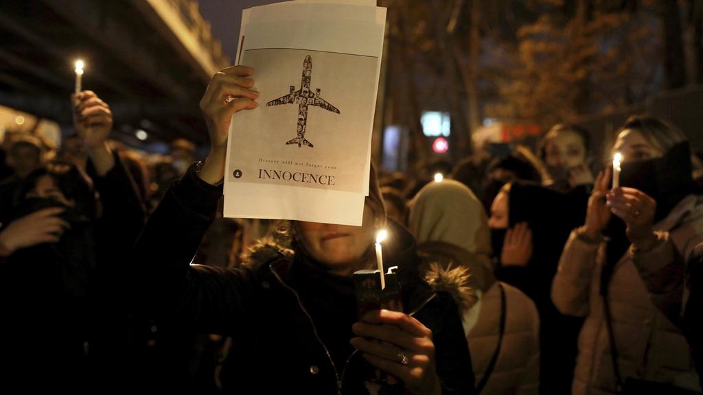 הפגנה הפגנות איראן נגד הפלת מטוס אוקריאני אוקרינה משמרות המהפכה