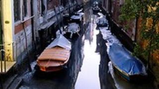 איטליה ונציה גונדולות מפלס מים נמוך