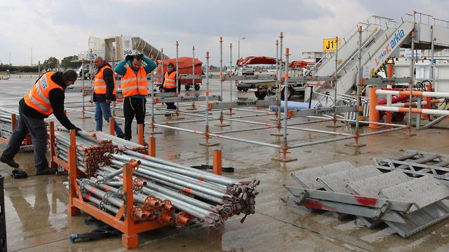 Preparations at Ben Gurion Airport 