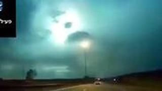 תיעוד: פיצוץ בשמיים של מטאור במחלף עירון