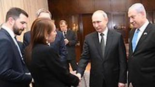 ראש הממשלה בנימין נתניהו ורעייתו שרה עם נשיא רוסיה ולדימיר פוטין ויפה יששכר 