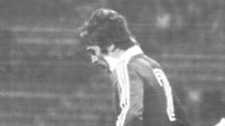 רובי רנסנבריק במדי אנדרלכט מול באיירן מינכן ב-1976