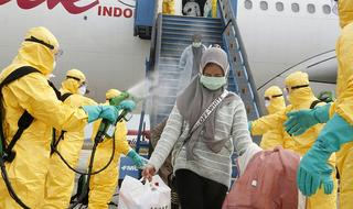 סטודנטים שטסו מסין נוחתים באינדונזיה 