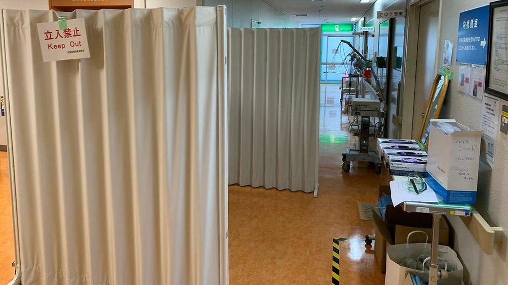 בית החולים ביפן בו קונסולית ישראל ביפן רויטל בן נעים ופרופ׳ רן נירפז מטפלים בחולי קורונה