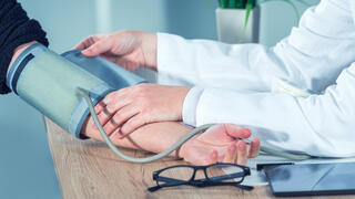  טיפול חדש למי שהטיפול התרופתי לא הצליח לאזן את מדדי לחץ הדם