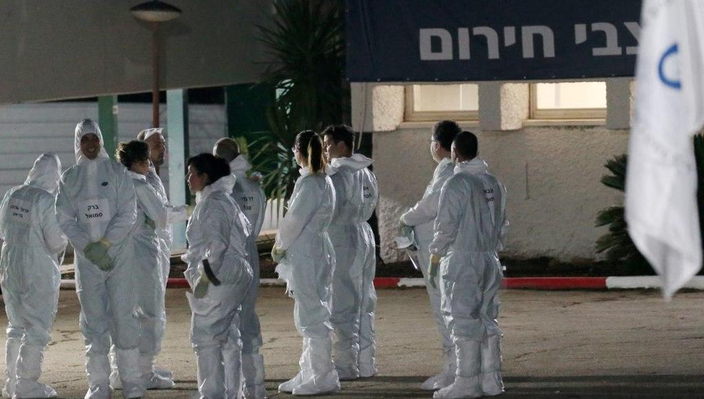הישראלים מגיעים לבית חולים תל השומר