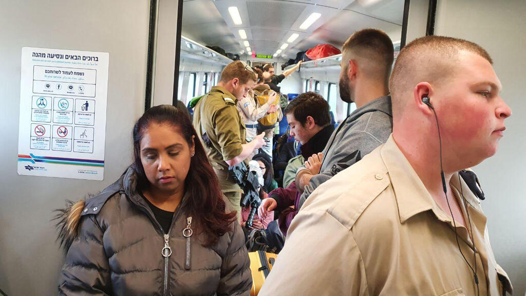 עומסים קשים בתחבורה הציבורית בימי ראשון בבוקר