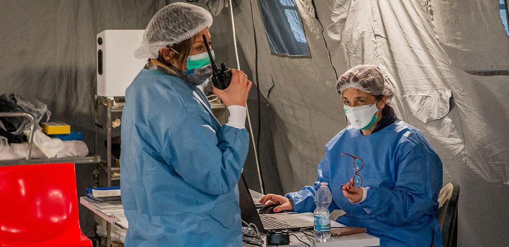 אוהל חירום בדיקות נגיף קורונה בית חולים קרמונה איטליה