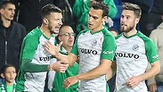 ניקיטה רוקאביצה חוגג עם החברים