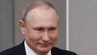 נשיא רוסיה ולדימיר פוטין נואם ב פרלמנט 