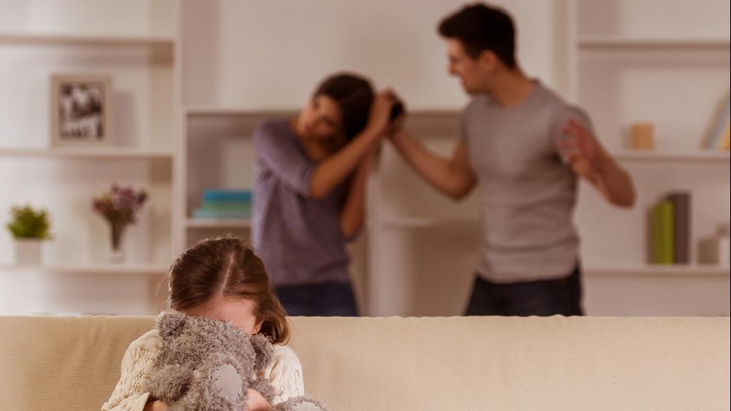Фото: shutterstock אלימות במשפחה