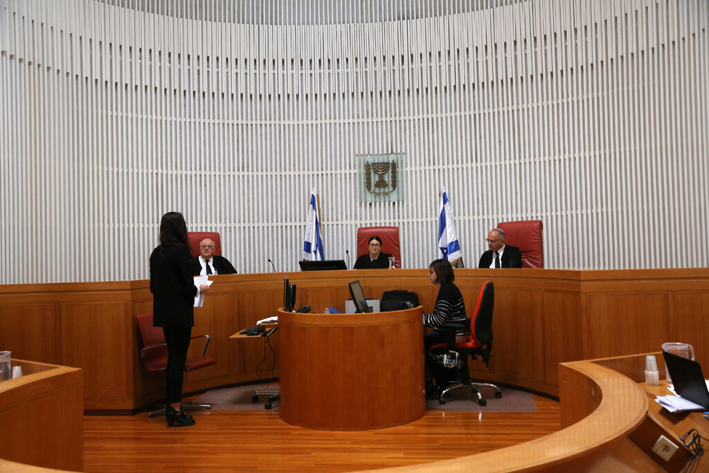 בית המשפט העליון: עתירה העוסקת בהפעלת אמצעים אלקטרוניים בעת משבר הקורונה