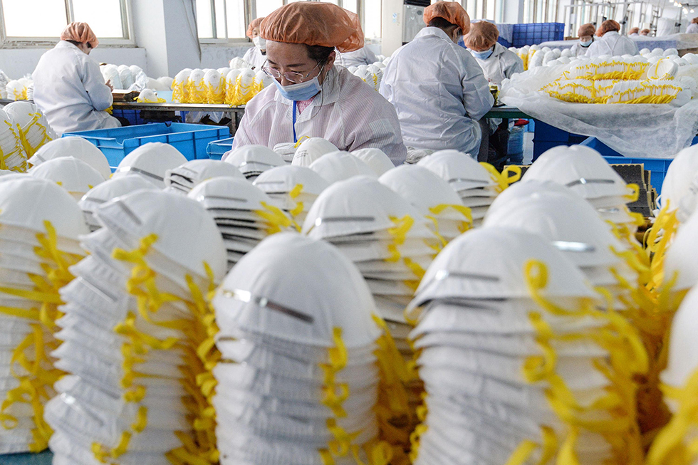 ייצור מסכות נגד נגיף הקורונה בסין